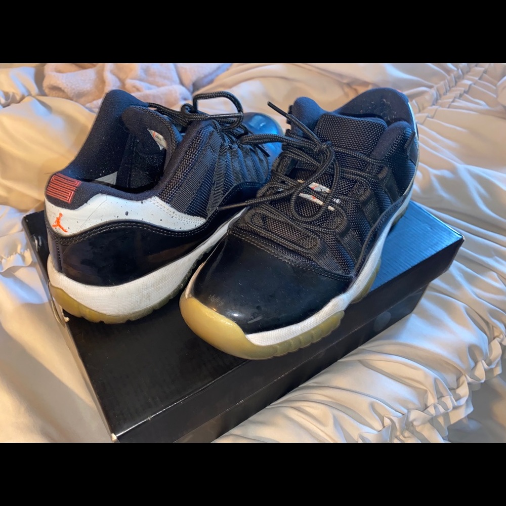 Jordan 11’s size 5.5